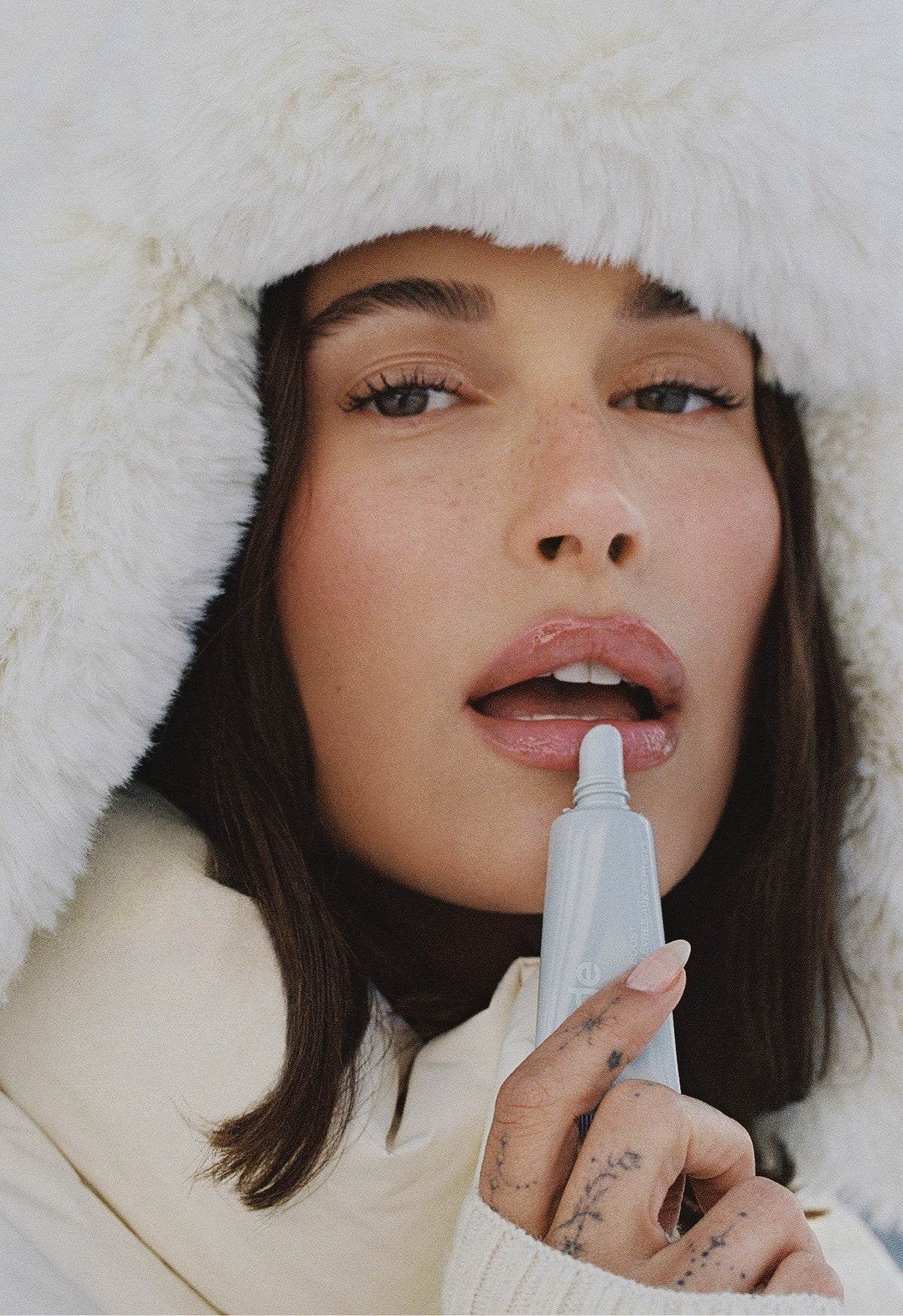 Alternative view of peptide lip boost unscented